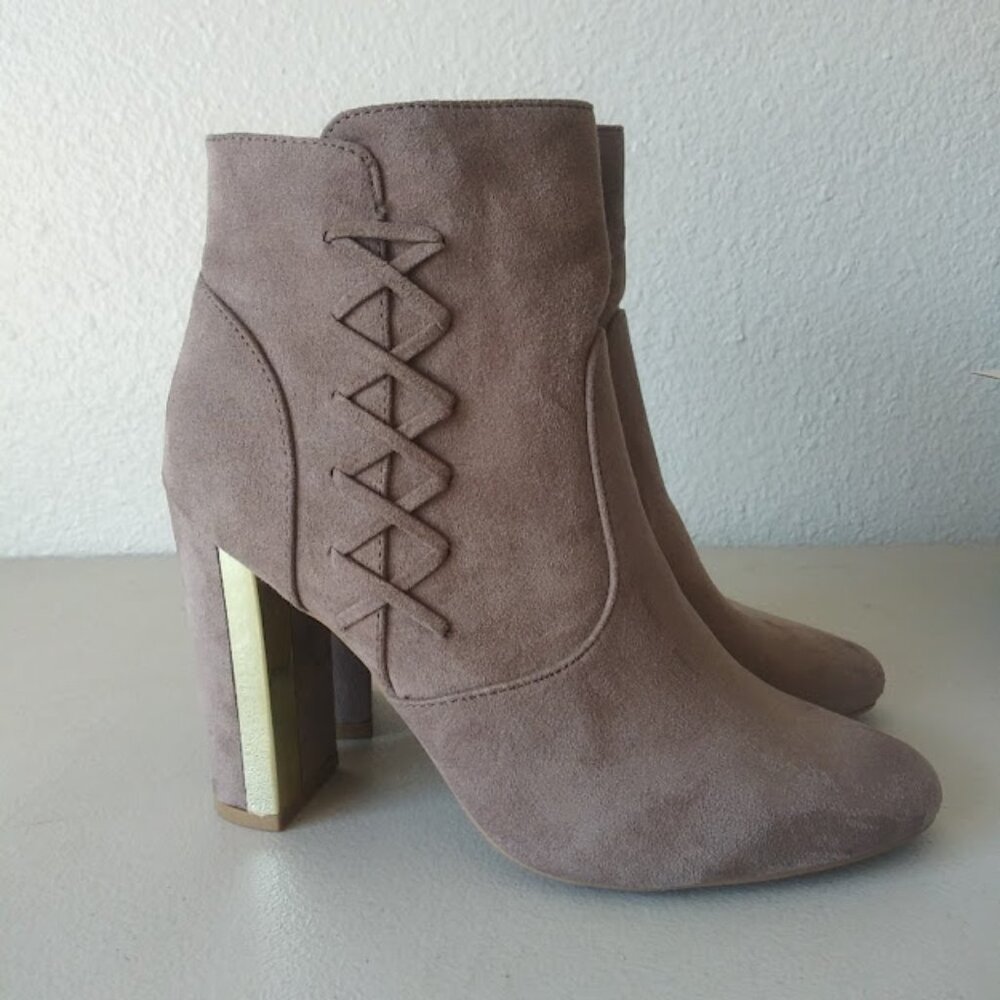 Qupid women's size 7 taupe high heel ankle boots